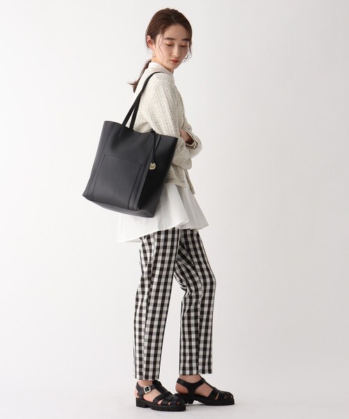 OPAQUE.CLIP（オペークドットクリップ）の「◆タテナガA4トートバッグ【軽量・A4サイズ収納可】（トートバッグ・レディース・ブラック/ベージュ/ベージュ系・00）」の4枚目の写真