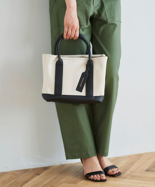 le.coeur blanc（ルクールブラン）の「パーテーションキャンバストート（トートバッグ・レディース・ブラック/シルバー/ブルー/グレイッシュベージュ・FREE）」の14枚目の写真