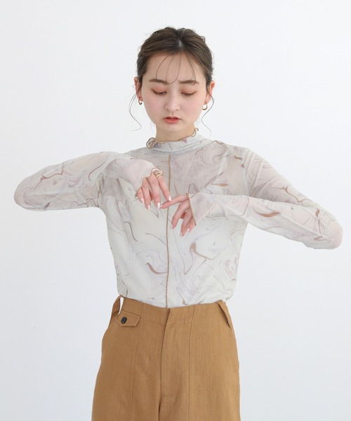 CLEIO（クレイオ）の「【CLEIO】マーブル柄チュールインナー（Tシャツ/カットソー・レディース・アイボリー/グレイッシュベージュ・FREE）」の3枚目の写真