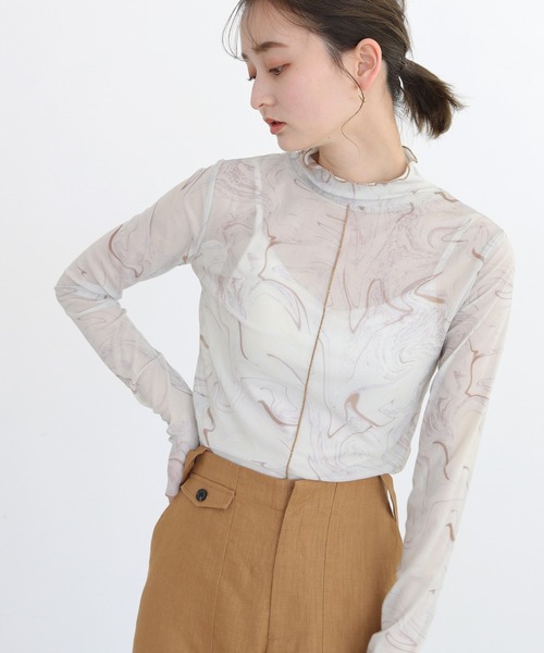 CLEIO（クレイオ）の「【CLEIO】マーブル柄チュールインナー（Tシャツ/カットソー・レディース・アイボリー/グレイッシュベージュ・FREE）」の4枚目の写真