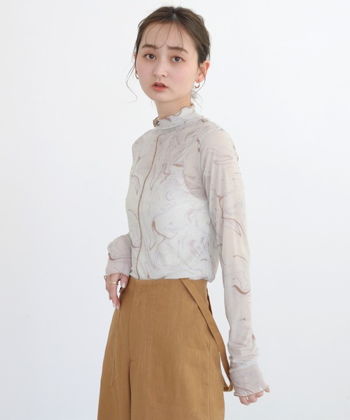 CLEIO（クレイオ）の「【CLEIO】マーブル柄チュールインナー（Tシャツ/カットソー・レディース・アイボリー/グレイッシュベージュ・FREE）」の5枚目の写真