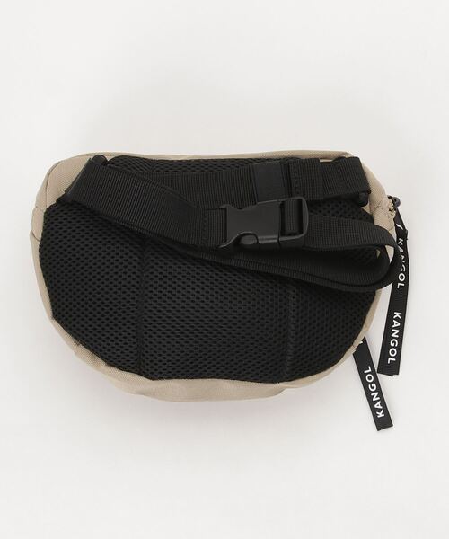 KANGOL（カンゴール）の「【KANGOL】ワンポイントロゴウエストサコッシュ　KGSA-BG00230（ボディバッグ/ウエストポーチ・レディース・ホワイト/ブラック/ベージュ・FREE）」の9枚目の写真
