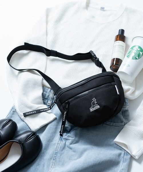 KANGOL（カンゴール）の「【KANGOL】ワンポイントロゴウエストサコッシュ　KGSA-BG00230（ボディバッグ/ウエストポーチ・レディース・ホワイト/ブラック/ベージュ・FREE）」の5枚目の写真