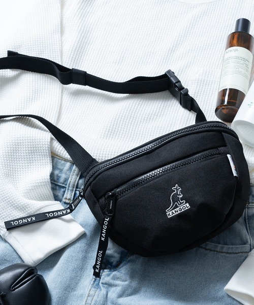 KANGOL（カンゴール）の「【KANGOL】ワンポイントロゴウエストサコッシュ　KGSA-BG00230（ボディバッグ/ウエストポーチ・レディース・ホワイト/ブラック/ベージュ・FREE）」の12枚目の写真