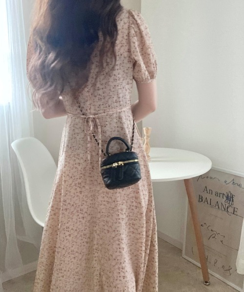 ☆新品　素敵❗️花柄ロングワンピースL L セール】小花柄ロングワンピース（ワンピース）｜LAUIR