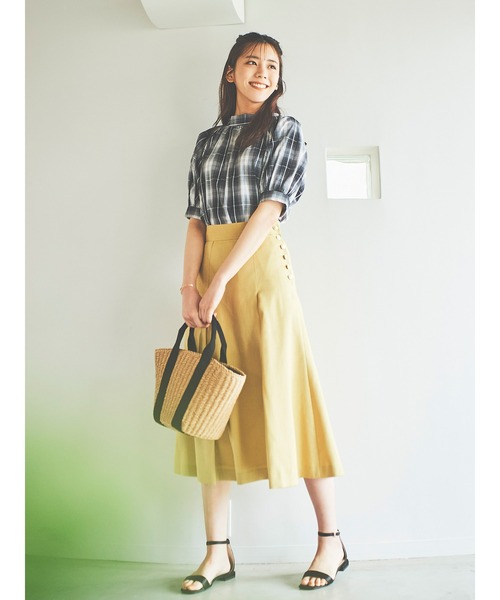 Te chichi(テチチ)の「【貴島明日香コラボ】リネンライクフレアスカート(スカート・レディース・ベージュ/カーキ/イエロー/グリーン・SMALL/MEDIUM)」の4枚目の写真