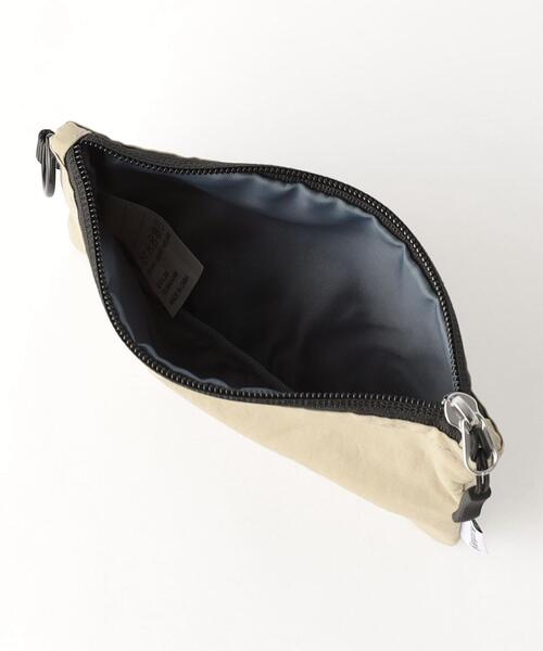 green label relaxing（グリーンレーベルリラクシング）の「【別注】＜N/ordinary×green label relaxing＞3P ショルダーバッグ（ショルダーバッグ・メンズ・ベージュ/ブラック・FREE）」の19枚目の写真