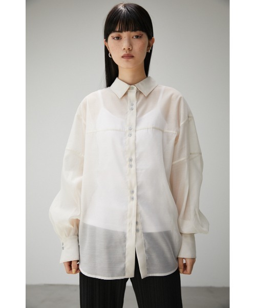 AZUL by moussy（アズールバイマウジー）の「FORM SLEEVE SHEER SH/フォルムスリーブシアーシャツ（シャツ/ブラウス・レディース・アイボリー/ライトカーキ/ダークブルー・FREE）」の7枚目の写真