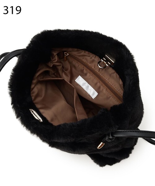 SHOO・LA・RUE（シューラルー）の「◆フェイクファーノットハンドルショルダーバッグ（ショルダーバッグ・レディース・ブラック系2/グレー系2/ブラウン系1/アイボリー系2/ベージュ系2・00）」の12枚目の写真