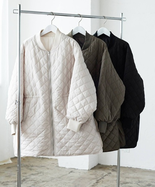 LIAN（リアン）の「ドロスト付きキルティングMA-1コート（ブルゾン・レディース・ブラック/カーキ/アイボリー・FREE）」の7枚目の写真