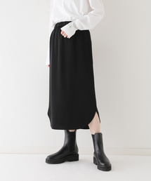 ラウンドヘムサテンスカート
