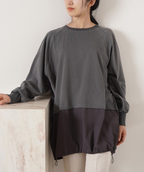 LUPILIEN（ルピリアン）の「ピーチ起毛裾ラウンドドッキングトップス（Tシャツ/カットソー・レディース・チャコールグレー/ピンク/オフホワイト・FREE）」の17枚目の写真