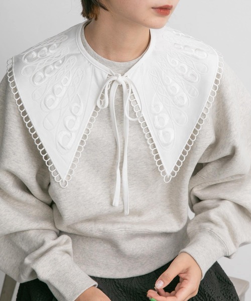 KBF（ケイビーエフ）の「エンブロイダリースカラップ付け襟（その他小物・レディース・ホワイト/ブラック・ONE）」の7枚目の写真