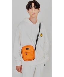 ★DXOH★DXOH SMILE PATCH HOODIE WHITE★正規品/韓国直送料込 ☆DXOH☆DXOH SMILE PATCH HOODIE WHITE☆正規品/韓国直送料込