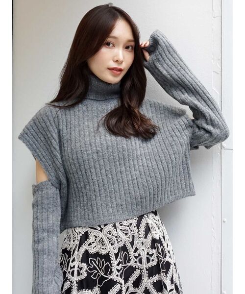 MERCURYDUO（マーキュリーデュオ）の「アームウォーマー付きポンチョニット（ニット/セーター・レディース・チャコールグレー/オフホワイト/ベージュ・FREE）」の10枚目の写真