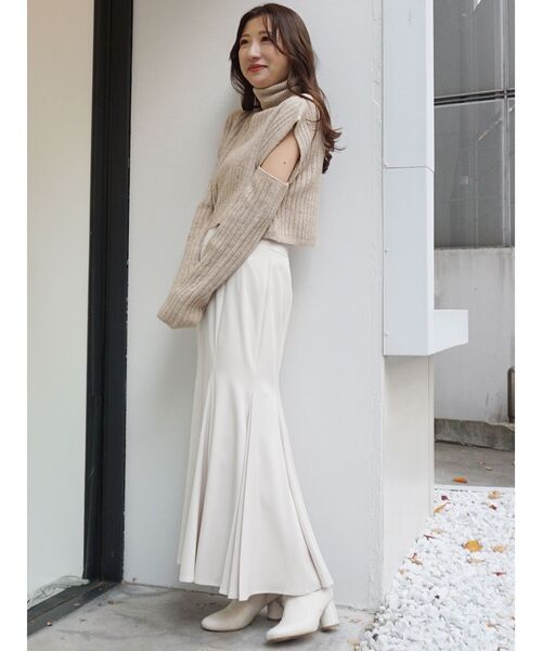 MERCURYDUO（マーキュリーデュオ）の「アームウォーマー付きポンチョニット（ニット/セーター・レディース・チャコールグレー/オフホワイト/ベージュ・FREE）」の12枚目の写真