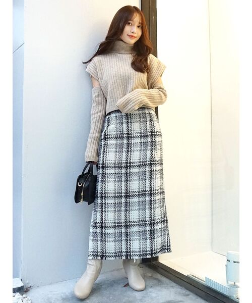 MERCURYDUO（マーキュリーデュオ）の「アームウォーマー付きポンチョニット（ニット/セーター・レディース・チャコールグレー/オフホワイト/ベージュ・FREE）」の16枚目の写真