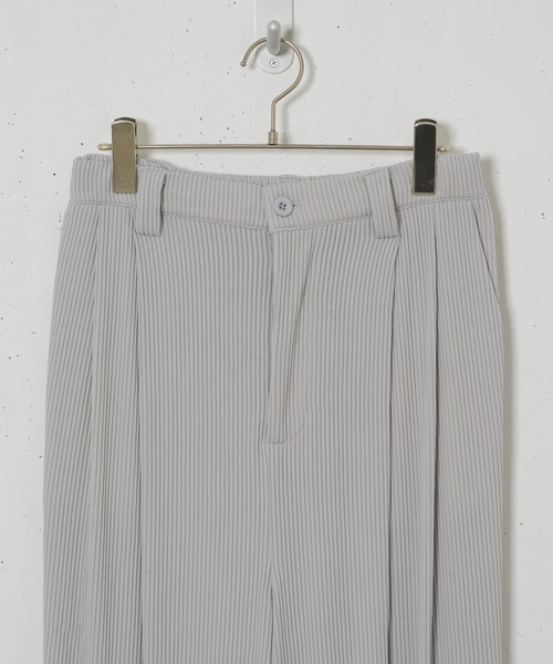 CASPER JOHN(キャスパージョン)の「Pleats slacks/プリーツスラックス(スラックス・メンズ・ライトグレー/ブラウン/カーキ/ブラック・SMALL/MEDIUM/LARGE)」の20枚目の写真