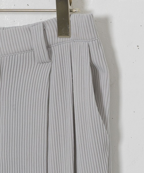 CASPER JOHN(キャスパージョン)の「Pleats slacks/プリーツスラックス(スラックス・メンズ・ライトグレー/ブラウン/カーキ/ブラック・SMALL/MEDIUM/LARGE)」の21枚目の写真