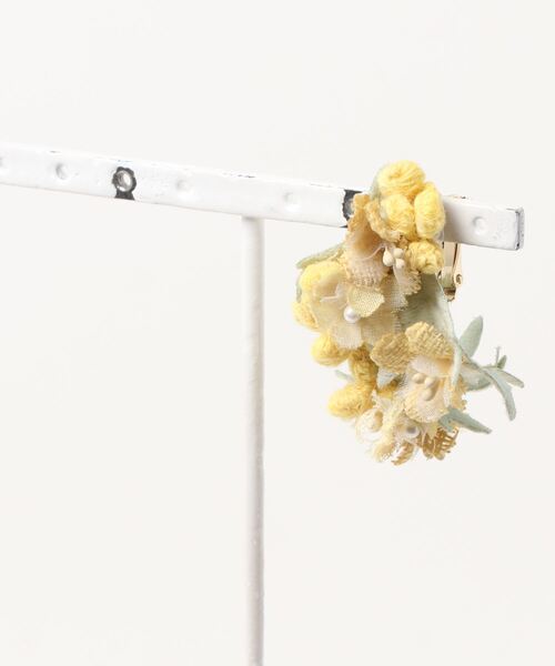 m.soeur（エムスール）の「ミモザと小花のイヤーカフ（イヤリング）（イヤリング・レディース・イエロー・FREE）」の11枚目の写真