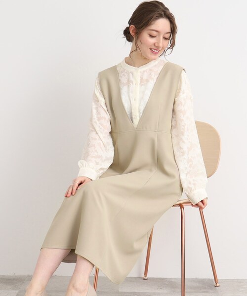 Cutie Blonde（キューティーブロンド）の「◆一枚で主役級！深Vネックジャンスカ（スカート・レディース・ブラック/ベージュ・00）」の2枚目の写真