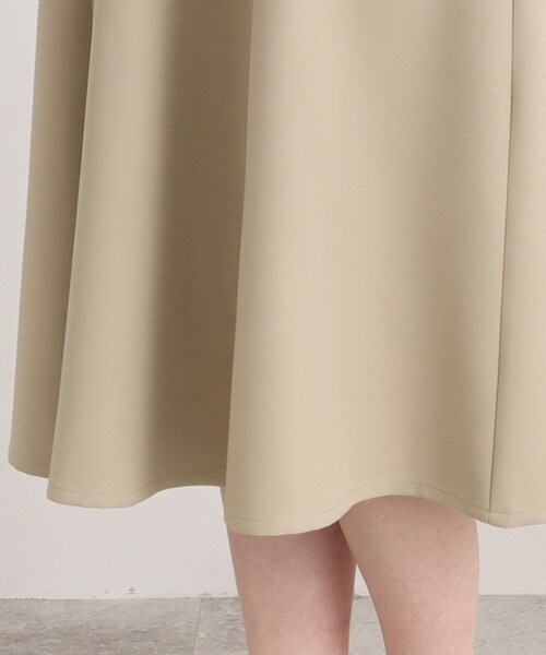Cutie Blonde（キューティーブロンド）の「◆一枚で主役級！深Vネックジャンスカ（スカート・レディース・ブラック/ベージュ・00）」の3枚目の写真