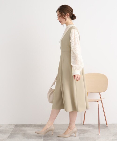 Cutie Blonde（キューティーブロンド）の「◆一枚で主役級！深Vネックジャンスカ（スカート・レディース・ブラック/ベージュ・00）」の8枚目の写真