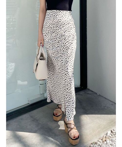 MERCURYDUO(マーキュリーデュオ)の「スリットあきプリントスカート(スカート・レディース・ブラック/レッド/その他1・SMALL/MEDIUM)」の3枚目の写真