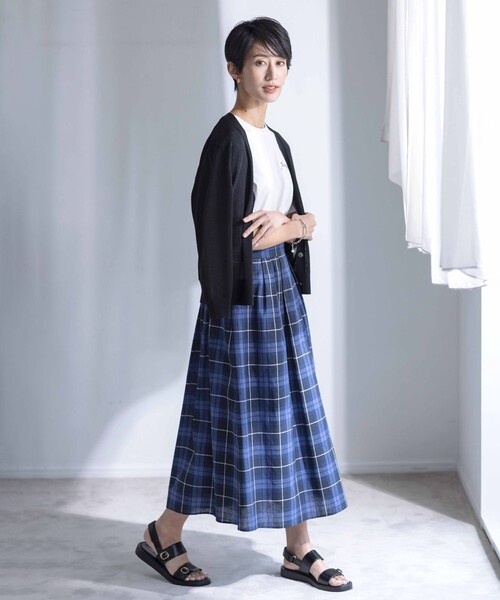 J.PRESS Ladies(J.プレス レディス)の「【洗える】リノナチュール Vネック カーディガン(カーディガン/ボレロ・レディース・ベージュ系/ブラック系/ホワイト系・SMALL)」の4枚目の写真