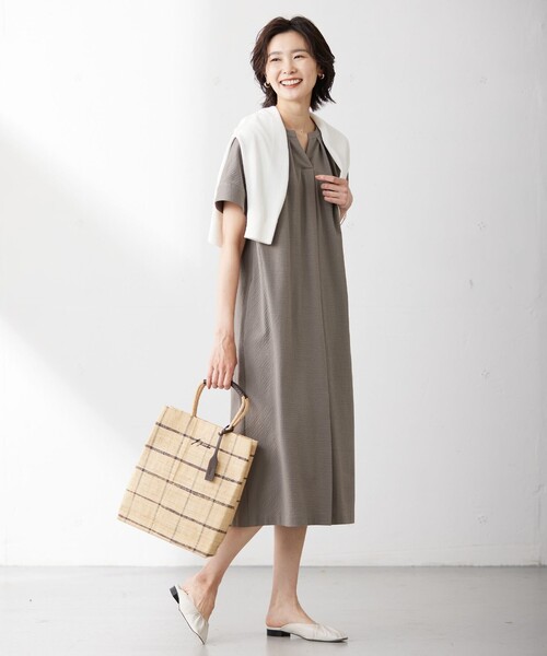J.PRESS Ladies(J.プレス レディス)の「【洗える】リノナチュール Vネック カーディガン(カーディガン/ボレロ・レディース・ベージュ系/ブラック系/ホワイト系・SMALL)」の6枚目の写真