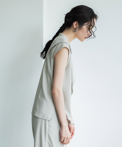 UNITED TOKYO(ユナイテッドトウキョウ)の「スキッパーリネンライクブラウス-セットアップ可/ウォッシャブル/UVカット/接触冷感/速乾性-(シャツ/ブラウス・レディース・ベージュ/ブラック/カーキ/ライトブルー/ネイビー・FREE)」の12枚目の写真