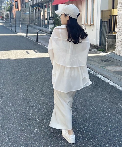 one after another NICE CLAUP(ワンアフターアナザーナイスクラップ)の「バックドロストシアーシャツ(シャツ/ブラウス・レディース・アイボリー/モカ/サックスブルー/ラベンダー・FREE)」の6枚目の写真