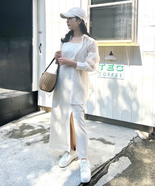 one after another NICE CLAUP(ワンアフターアナザーナイスクラップ)の「バックドロストシアーシャツ(シャツ/ブラウス・レディース・アイボリー/モカ/サックスブルー/ラベンダー・FREE)」の10枚目の写真