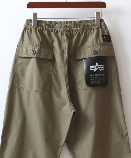 Alpha Industries(アルファインダストリーズ)の「ALPHA INDUSTRIES/アルファインダストリーズ EASY BAKER PANTS/ワイドテーパード イージーベーカーパンツ/ワークパンツ(チノパンツ・メンズ・ダークグレー/アイボリー/オリーブ/ブラック・M/L/XL)」の4枚目の写真