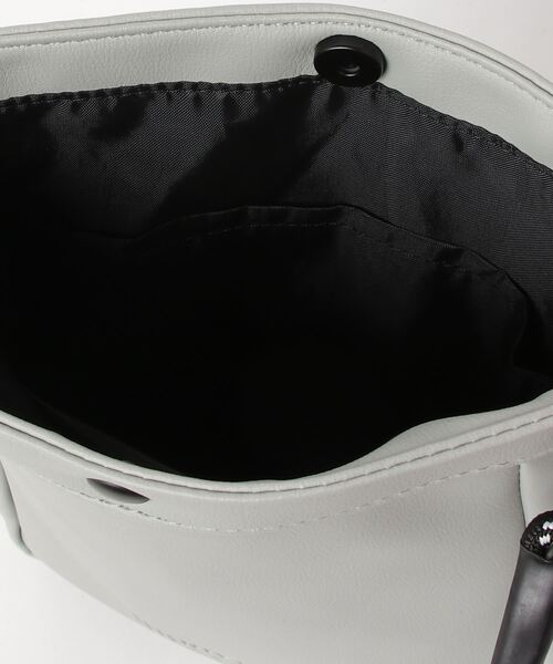 UNIVERSAL OVERALL(ユニバーサルオーバーオール)の「【UNIVERSAL OVERALL】EMBOSS LOGO SHOULDER UVO-147(ショルダーバッグ・メンズ・ベージュ/ミント/ブラウン/ブラック・FREE)」の6枚目の写真
