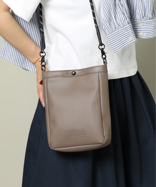 UNIVERSAL OVERALL(ユニバーサルオーバーオール)の「【UNIVERSAL OVERALL】EMBOSS LOGO SHOULDER UVO-147(ショルダーバッグ・メンズ・ベージュ/ミント/ブラウン/ブラック・FREE)」の3枚目の写真