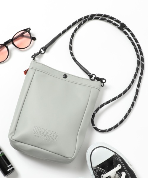 UNIVERSAL OVERALL(ユニバーサルオーバーオール)の「【UNIVERSAL OVERALL】EMBOSS LOGO SHOULDER UVO-147(ショルダーバッグ・メンズ・ベージュ/ミント/ブラウン/ブラック・FREE)」の4枚目の写真