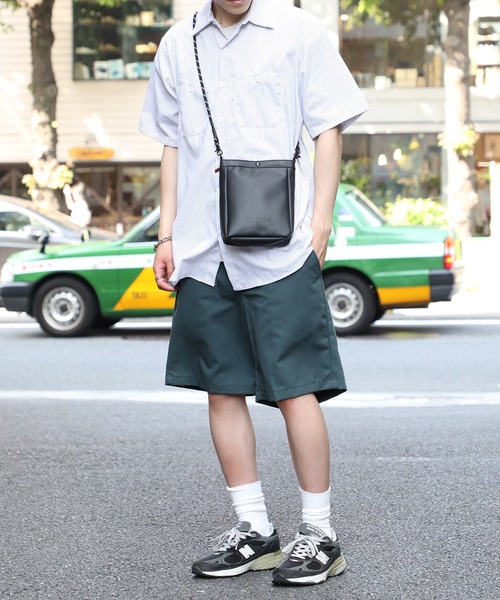 UNIVERSAL OVERALL(ユニバーサルオーバーオール)の「【UNIVERSAL OVERALL】EMBOSS LOGO SHOULDER UVO-147(ショルダーバッグ・メンズ・ベージュ/ミント/ブラウン/ブラック・FREE)」の9枚目の写真