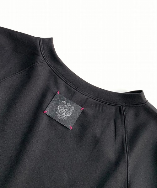 Q（キュー）の「ダンボールBIG プルオーバー（スウェット・レディース・ブラック/ホワイト/モスグリーン・MEDIUM）」の9枚目の写真