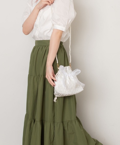 SVEC（シュベック）の「フェイクパール 巾着ミニバッグ / リボン ショルダーストラップ（ショルダーバッグ・レディース・ホワイト/ブラック・FREE）」の4枚目の写真