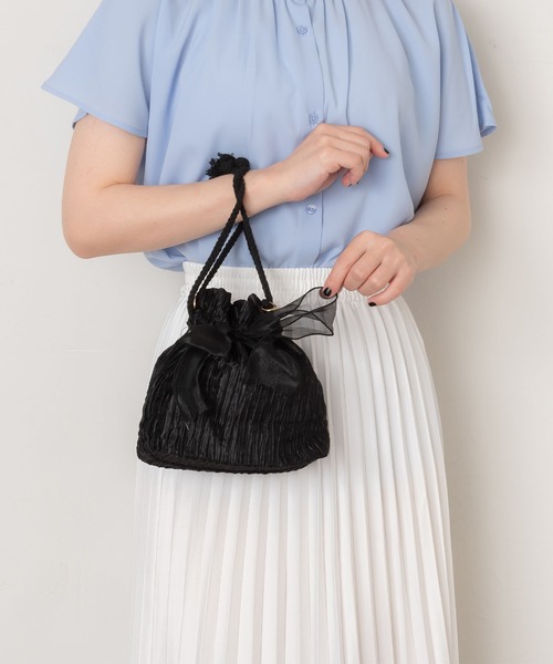 SVEC（シュベック）の「フェイクパール 巾着ミニバッグ / リボン ショルダーストラップ（ショルダーバッグ・レディース・ホワイト/ブラック・FREE）」の7枚目の写真