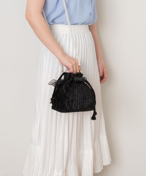 SVEC（シュベック）の「フェイクパール 巾着ミニバッグ / リボン ショルダーストラップ（ショルダーバッグ・レディース・ホワイト/ブラック・FREE）」の8枚目の写真