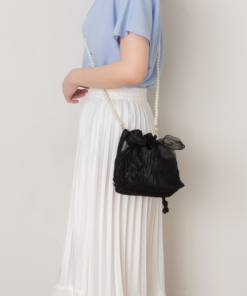 SVEC（シュベック）の「フェイクパール 巾着ミニバッグ / リボン ショルダーストラップ（ショルダーバッグ・レディース・ホワイト/ブラック・FREE）」の9枚目の写真