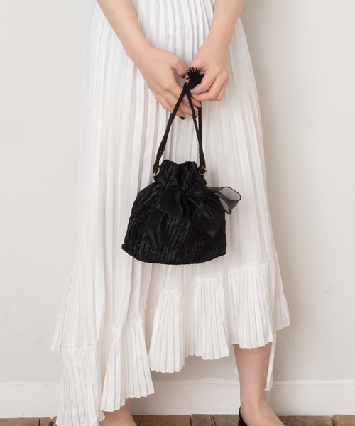 SVEC（シュベック）の「フェイクパール 巾着ミニバッグ / リボン ショルダーストラップ（ショルダーバッグ・レディース・ホワイト/ブラック・FREE）」の10枚目の写真