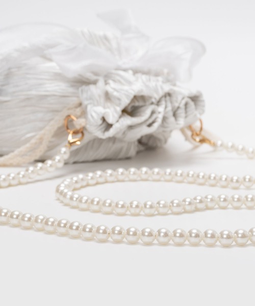 SVEC（シュベック）の「フェイクパール 巾着ミニバッグ / リボン ショルダーストラップ（ショルダーバッグ・レディース・ホワイト/ブラック・FREE）」の20枚目の写真