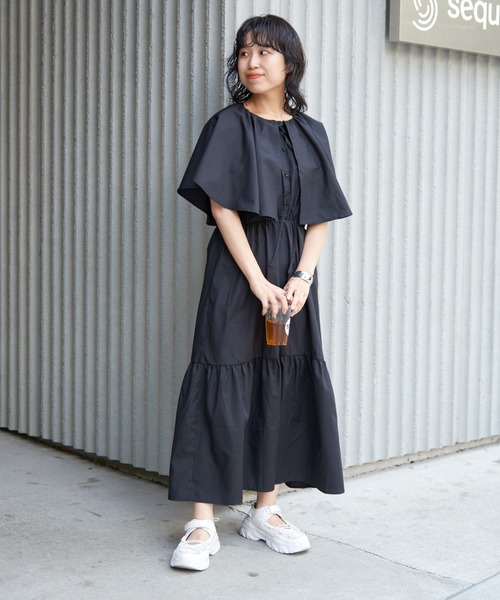 COLONY 2139（コロニートゥーワンスリーナイン）の「T/Cブロードケープ付ティアードワンピース（ワンピース・レディース・ブラック/ホワイト・FREE）」の3枚目の写真