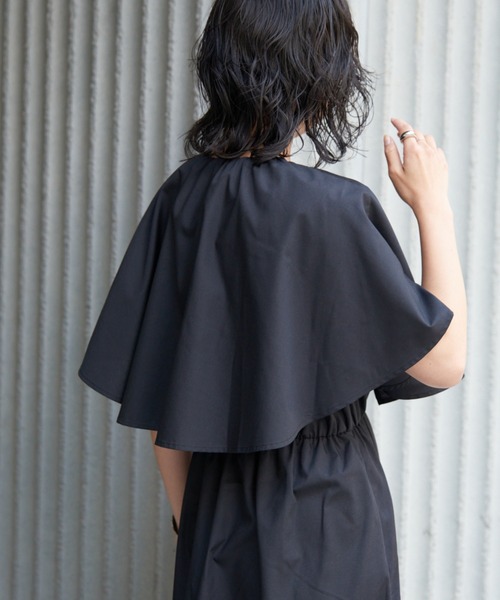 COLONY 2139（コロニートゥーワンスリーナイン）の「T/Cブロードケープ付ティアードワンピース（ワンピース・レディース・ブラック/ホワイト・FREE）」の9枚目の写真