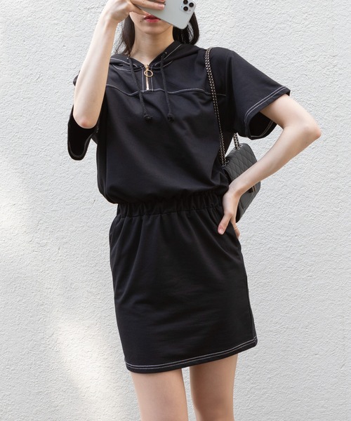 pumpkin port(パンプキンポート)の「ZIP-UP ミニ裏毛 パーカーミニワンピース(ワンピース・レディース・ブラック/グレー/カーキ・MEDIUM)」の2枚目の写真