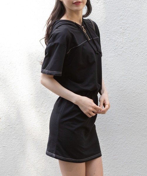 pumpkin port(パンプキンポート)の「ZIP-UP ミニ裏毛 パーカーミニワンピース(ワンピース・レディース・ブラック/グレー/カーキ・MEDIUM)」の9枚目の写真