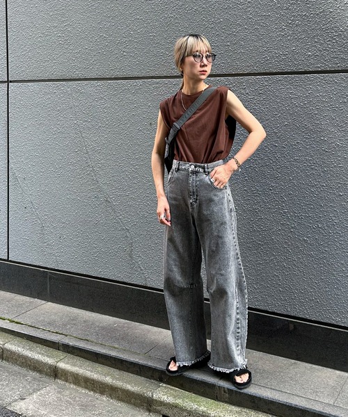 feepur(フェピュール)の「フリンジカーブデニム(デニムパンツ・レディース・ブルー/ブラック・SMALL/MEDIUM)」の5枚目の写真